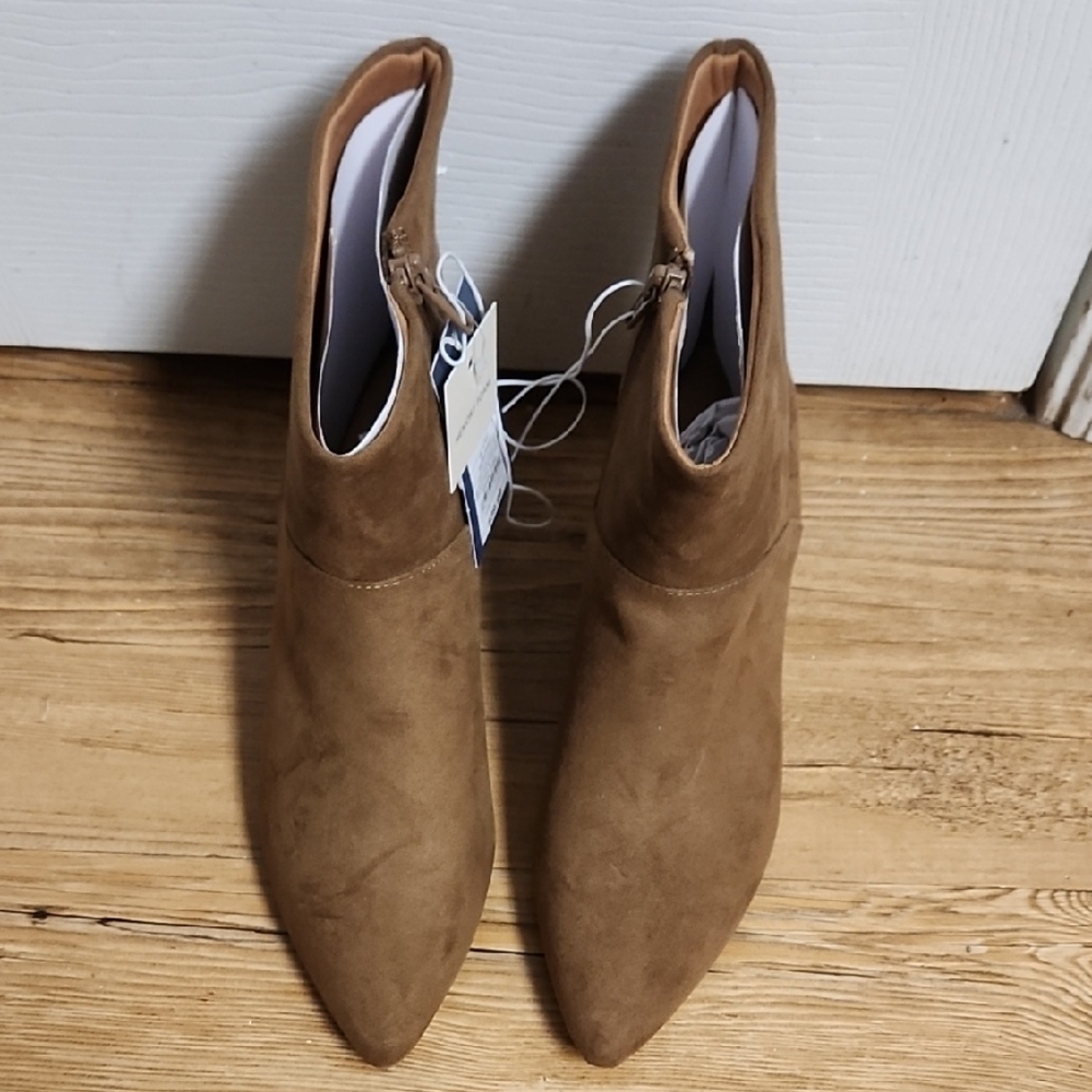 Universal Thread Tan Ankle Boots